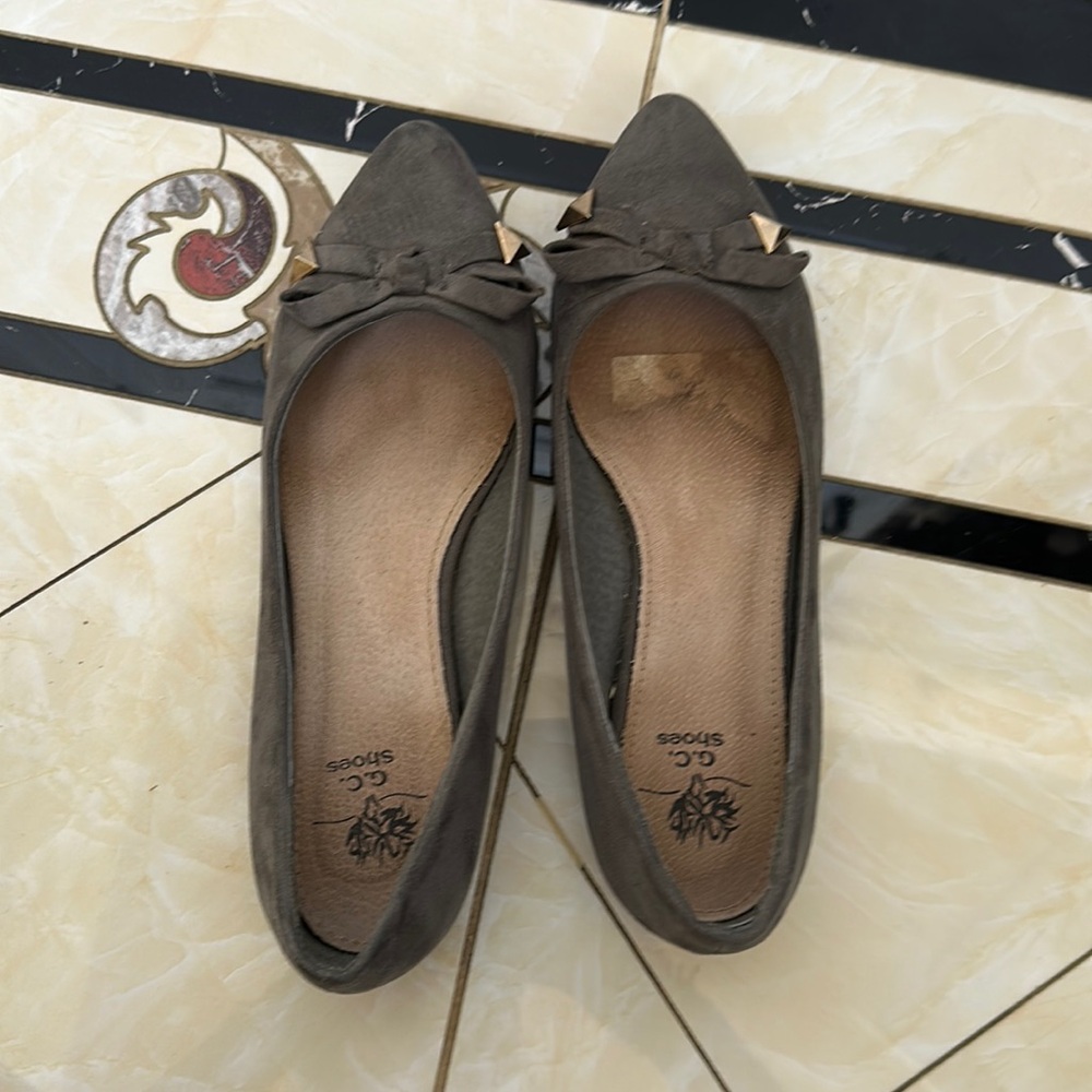 Gray flats